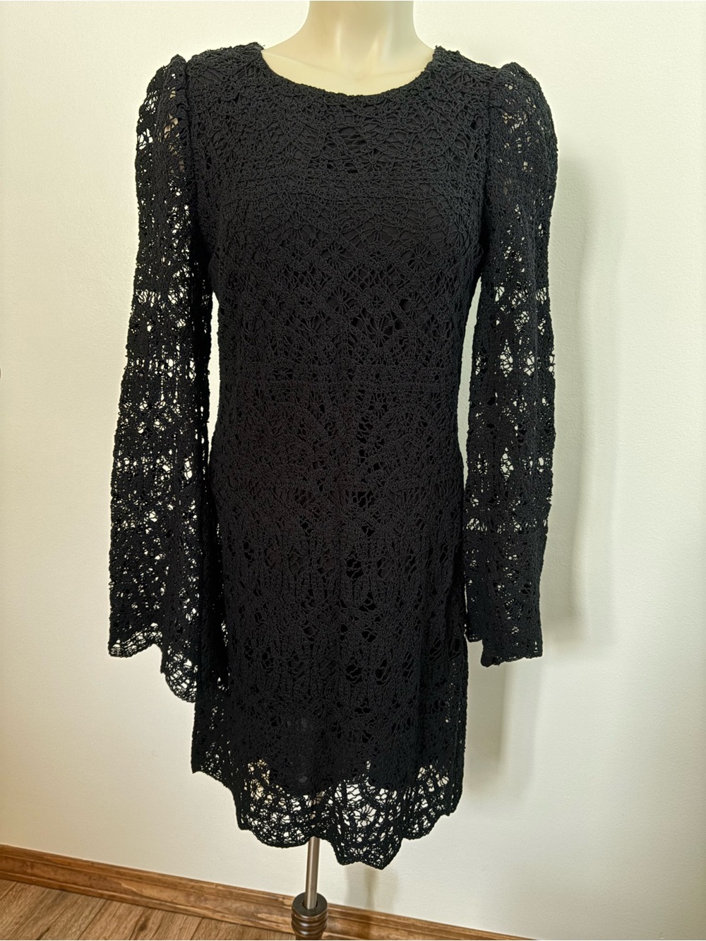 NWT Saltwater Luxe Black Crochet Lace Bell Sleeve Mini Dress Size Medium